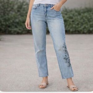 CHICOS Light Blue Ankle Jeans with Floral Embroidered Leg Detail Size 6